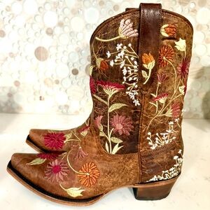 LANE New Embossed Leather Embroidered Western Boots